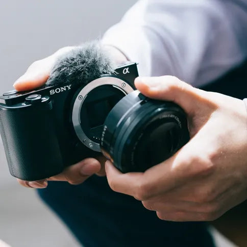 Sony ZV-E10 + 16-50mm